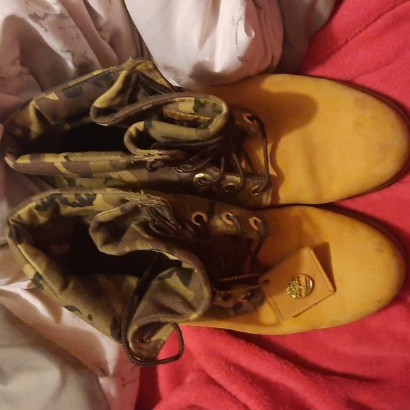 Timberland Boots - Picture 1 of 2